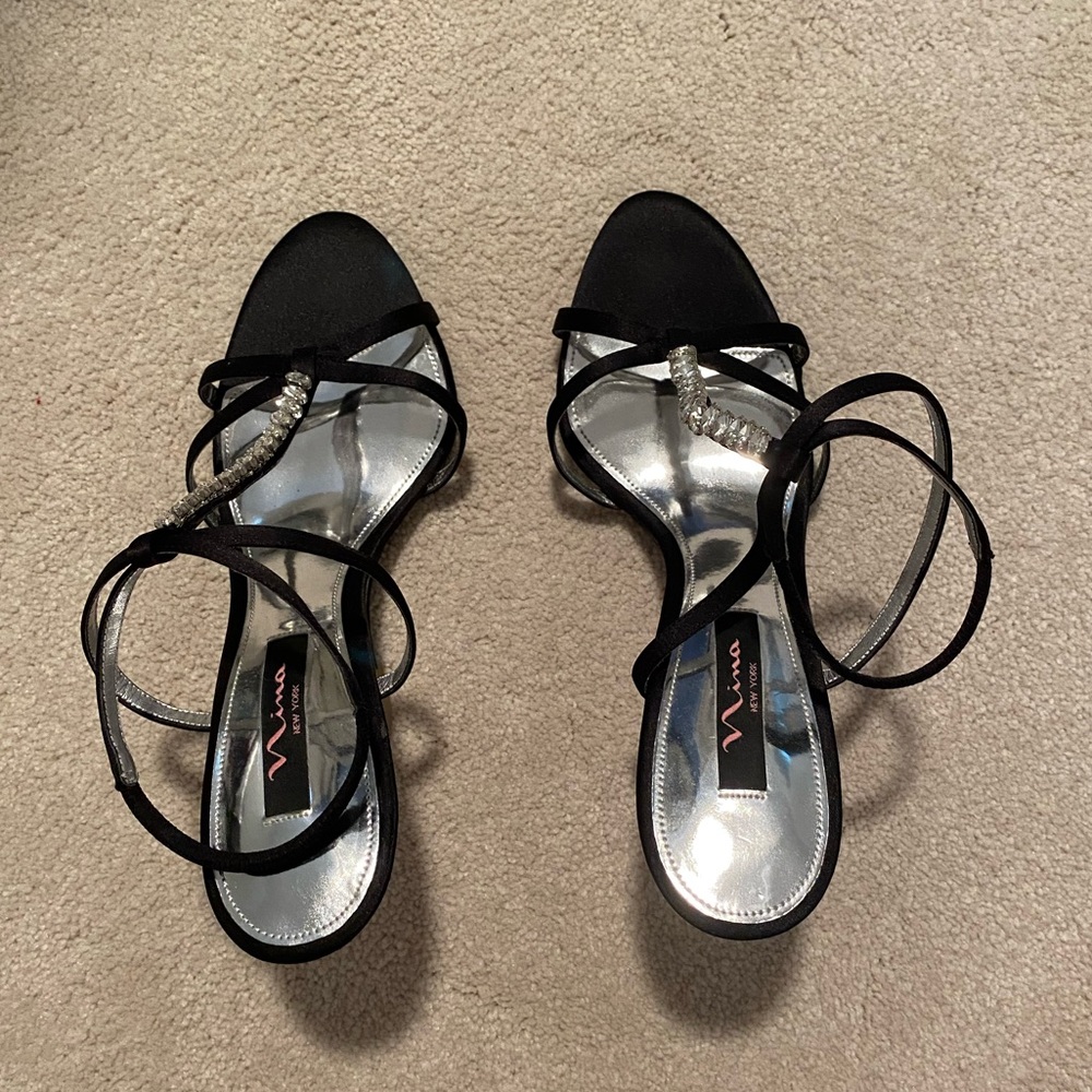 Nina silver and black clear heels NWOT